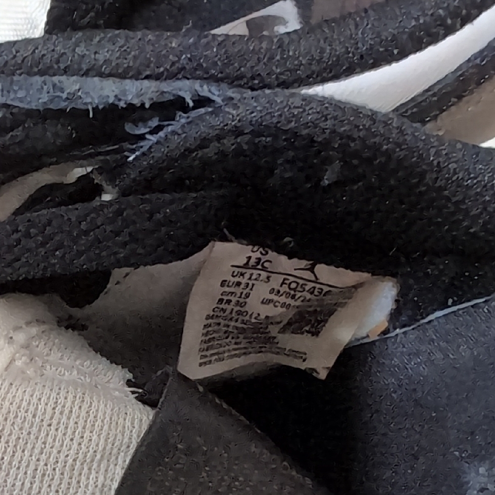 Sneakers - Picture 4 of 4